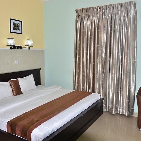 אקורה Grand Capital Hotel מראה חיצוני תמונה