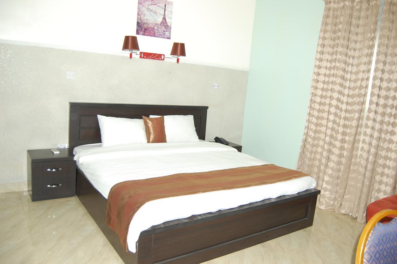 אקורה Grand Capital Hotel מראה חיצוני תמונה