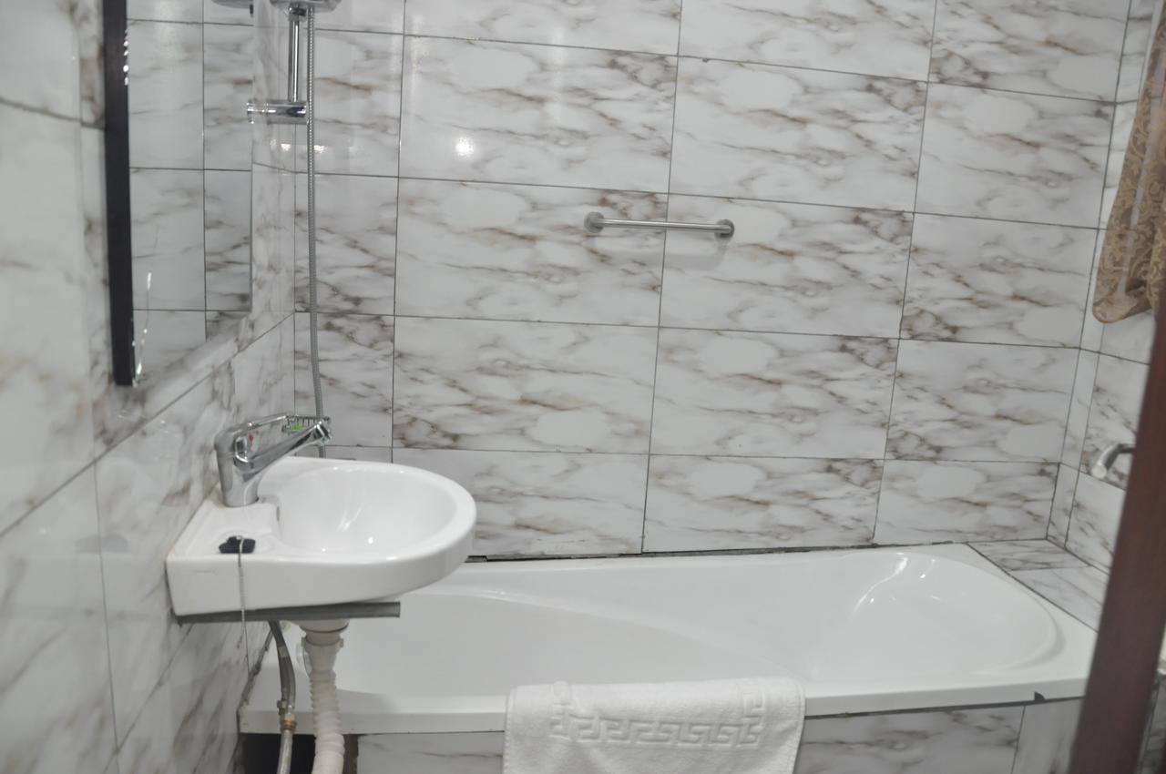 אקורה Grand Capital Hotel מראה חיצוני תמונה