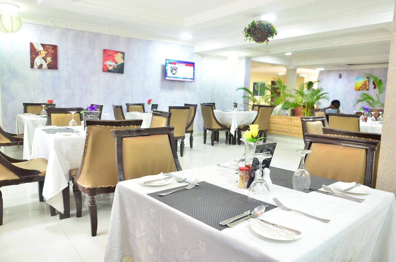 אקורה Grand Capital Hotel מראה חיצוני תמונה