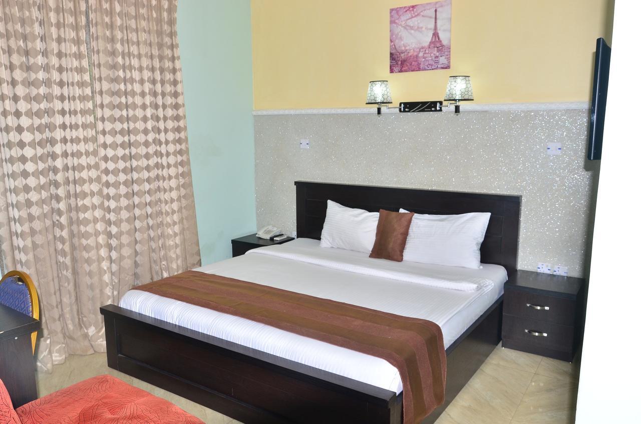 אקורה Grand Capital Hotel מראה חיצוני תמונה