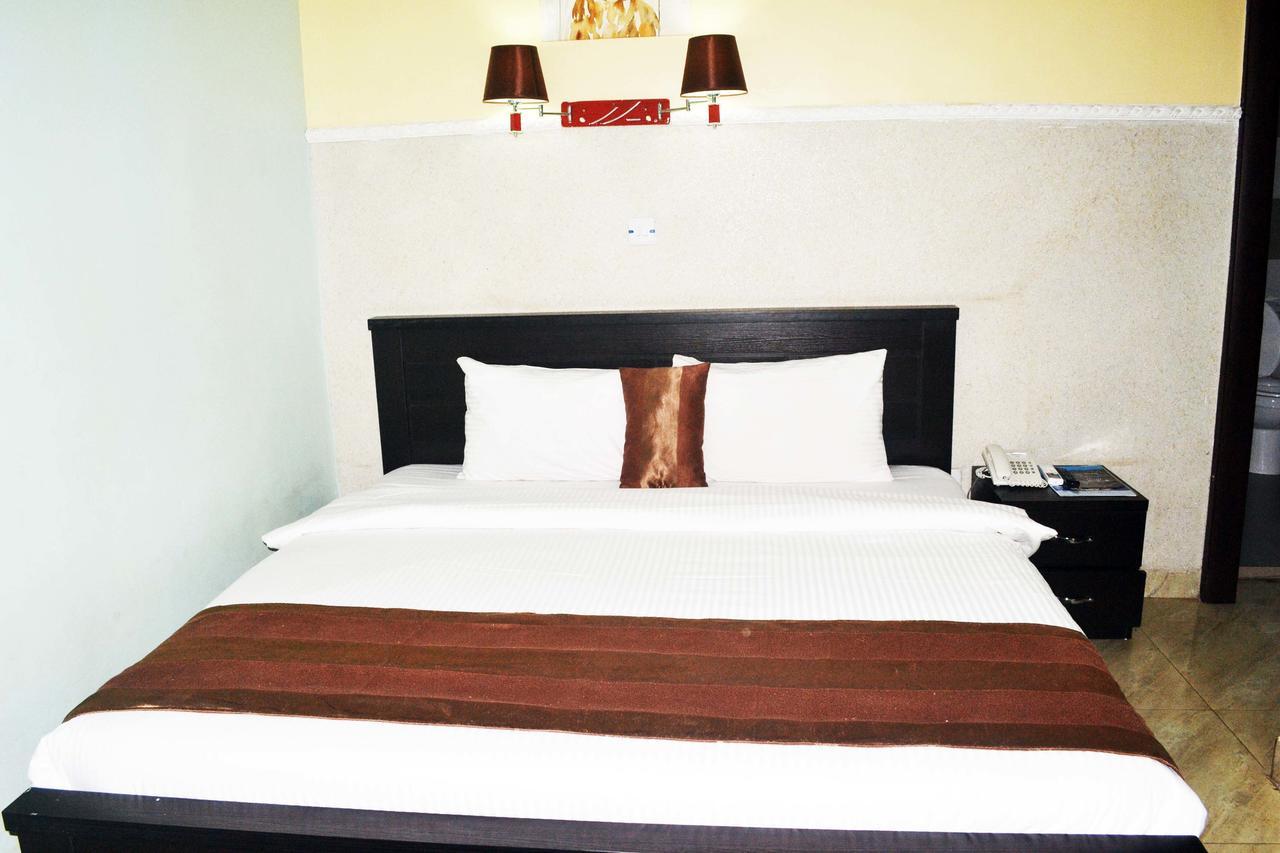 אקורה Grand Capital Hotel מראה חיצוני תמונה