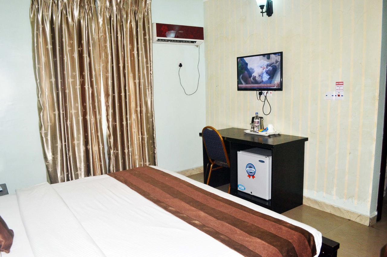 אקורה Grand Capital Hotel מראה חיצוני תמונה